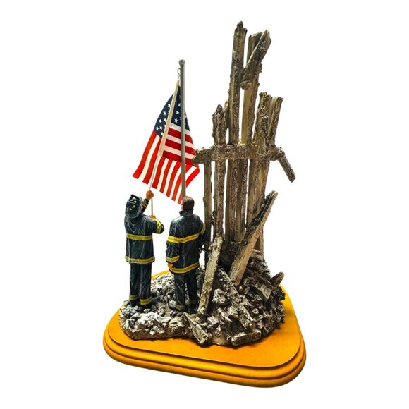 Vanmark 2001 Red Hats of Courage Image of Hope 9/11 Collectible Statue FM89448 - Picture 3 of 13